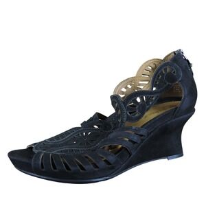 Earthies Women's Caradonna Gladiator Black Leather 7.5 Medium Gently Used 2025